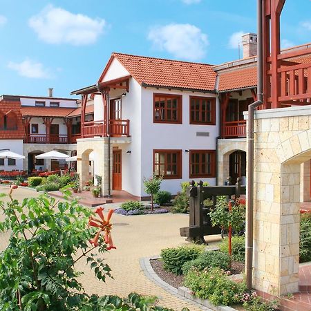 Magita Hotel Basko Экстерьер фото