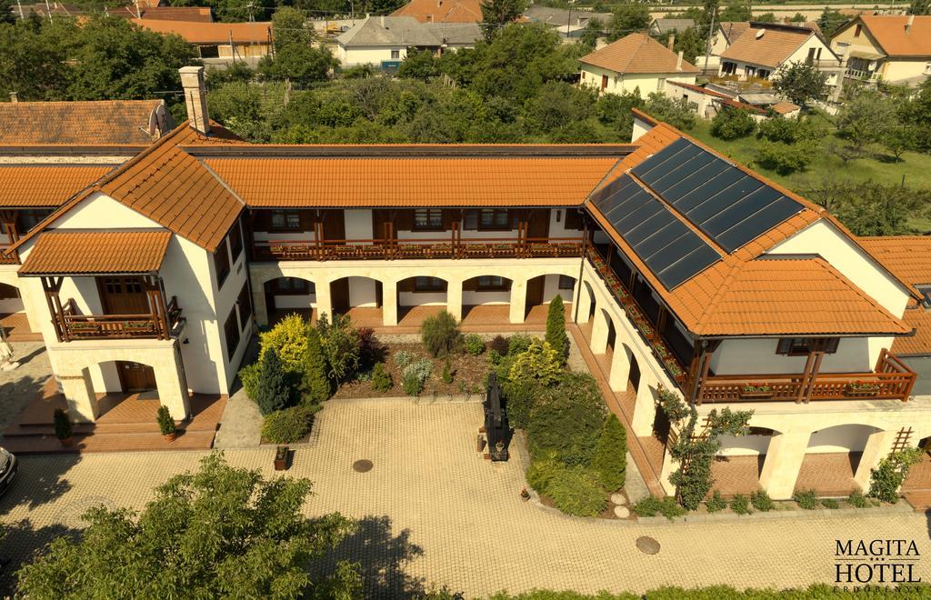 Magita Hotel Basko Экстерьер фото