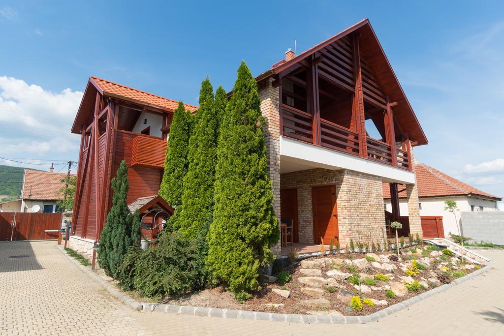 Magita Hotel Basko Экстерьер фото
