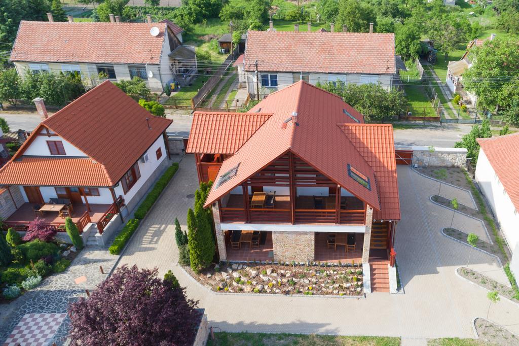 Magita Hotel Basko Экстерьер фото