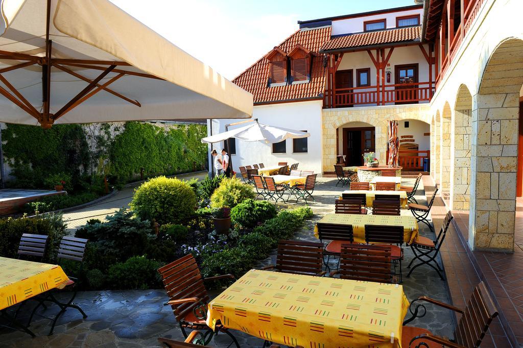 Magita Hotel Basko Экстерьер фото