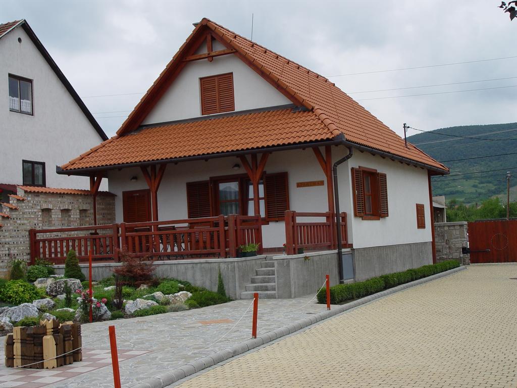 Magita Hotel Basko Экстерьер фото