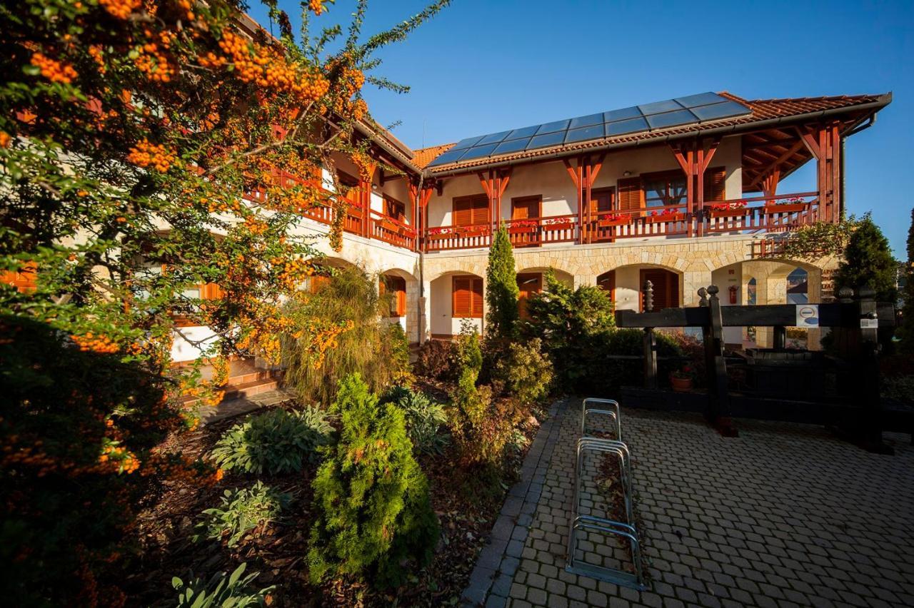 Magita Hotel Basko Экстерьер фото