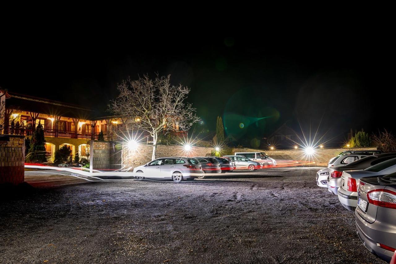 Magita Hotel Basko Экстерьер фото