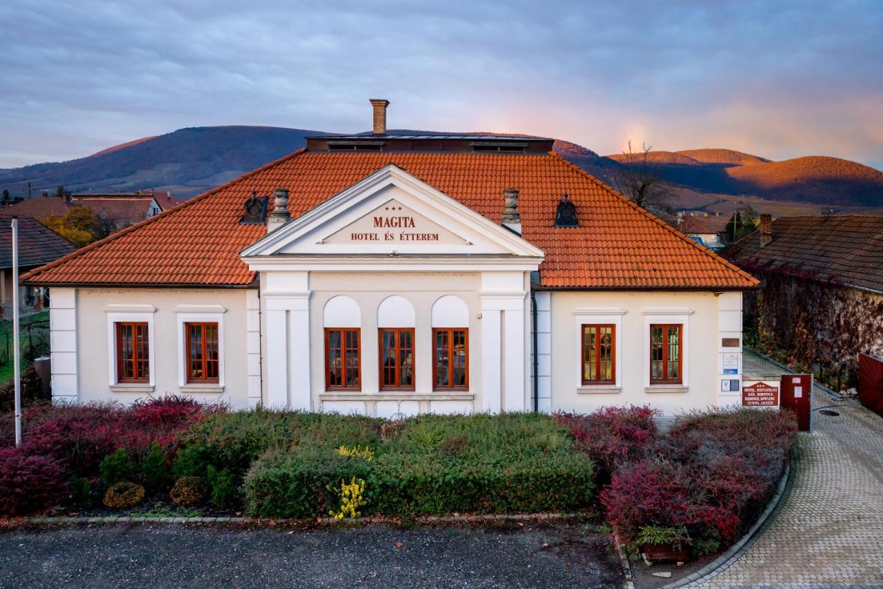 Magita Hotel Basko Экстерьер фото